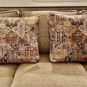 King Hickory Zippered Pillow Covers. SET OF TWO.